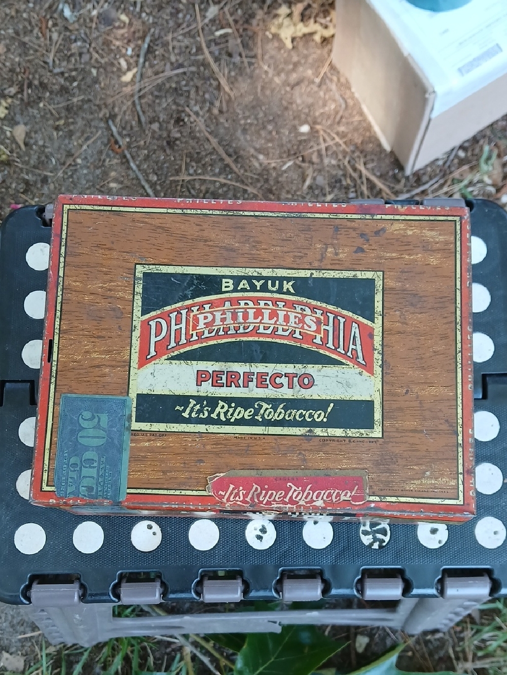 Philadelphia Perfecto Tin Cigar Box - Brown Red Black